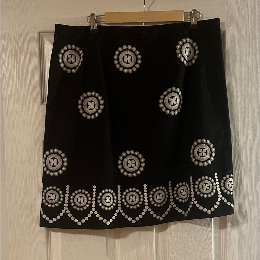 Boden Black Midi Skirt with White Embellishments - Picture 2 of 3